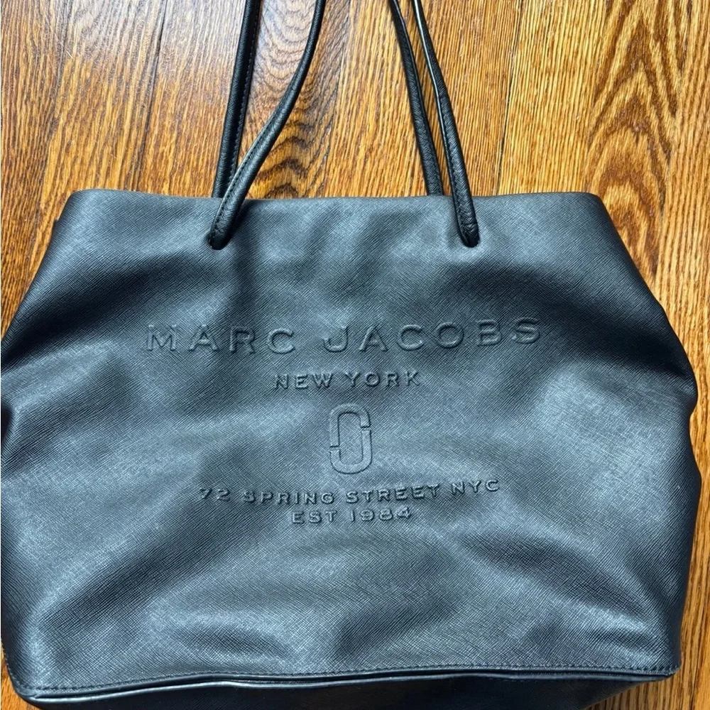 Marc Jacobs logo Black leather East West shopper tote bag purse large